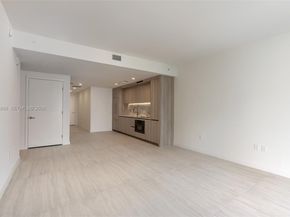 77 SE 5th ST 3013, Miami FL 33131