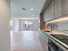 77 SE 5th ST 3013, Miami FL 33131