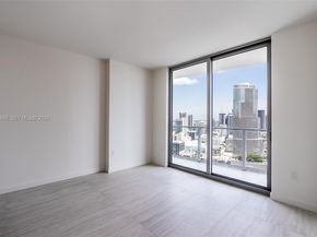 77 SE 5th ST 3013, Miami FL 33131