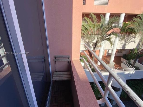 2801 Florida Ave 433, Coconut Grove FL 33133