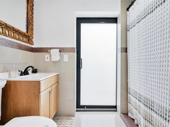 5800 NE 18th Ave, Fort Lauderdale FL 33334