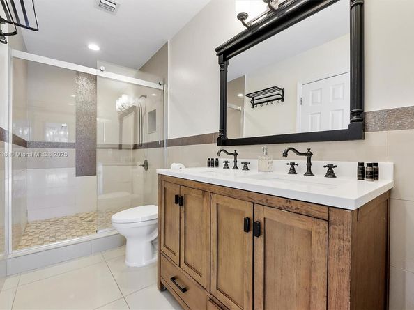 5800 NE 18th Ave, Fort Lauderdale FL 33334