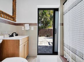 5800 NE 18th Ave, Fort Lauderdale FL 33334