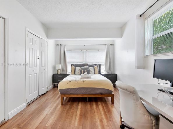 5800 NE 18th Ave, Fort Lauderdale FL 33334