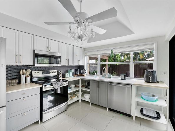 5800 NE 18th Ave, Fort Lauderdale FL 33334