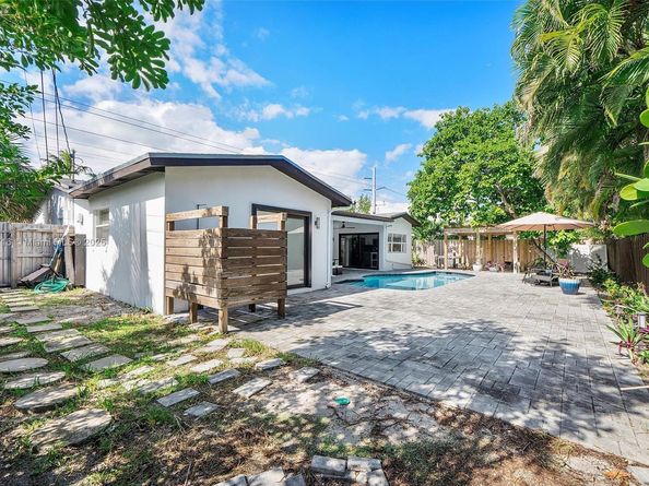 5800 NE 18th Ave, Fort Lauderdale FL 33334