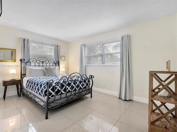 5800 NE 18th Ave, Fort Lauderdale FL 33334