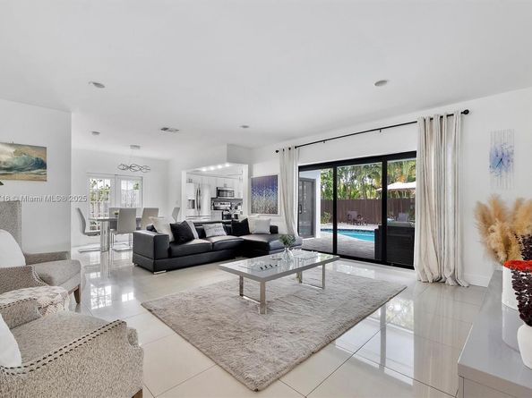 5800 NE 18th Ave, Fort Lauderdale FL 33334