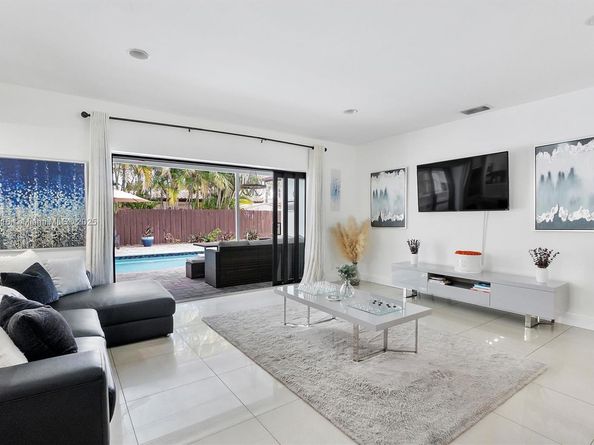 5800 NE 18th Ave, Fort Lauderdale FL 33334