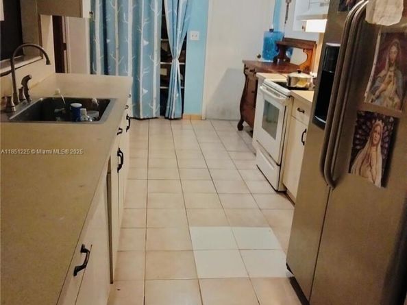 14902 SW 65th Ter, Miami FL 33193