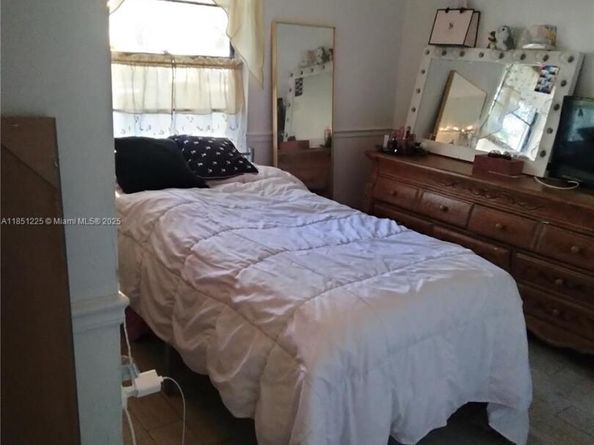 14902 SW 65th Ter, Miami FL 33193