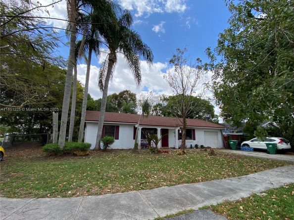 14902 SW 65th Ter, Miami FL 33193