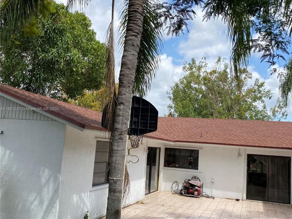 14902 SW 65th Ter, Miami FL 33193