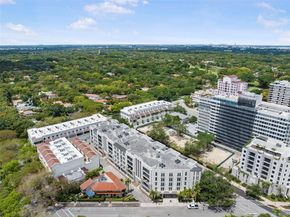 718 Valencia Ave 206, Coral Gables FL 33134