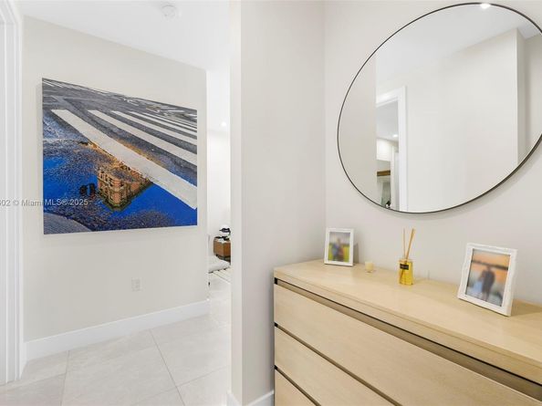 718 Valencia Ave 206, Coral Gables FL 33134