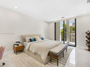 718 Valencia Ave 206, Coral Gables FL 33134