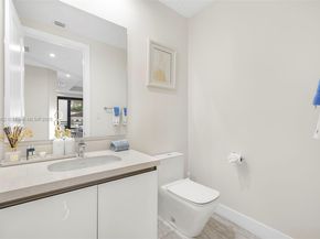 718 Valencia Ave 206, Coral Gables FL 33134