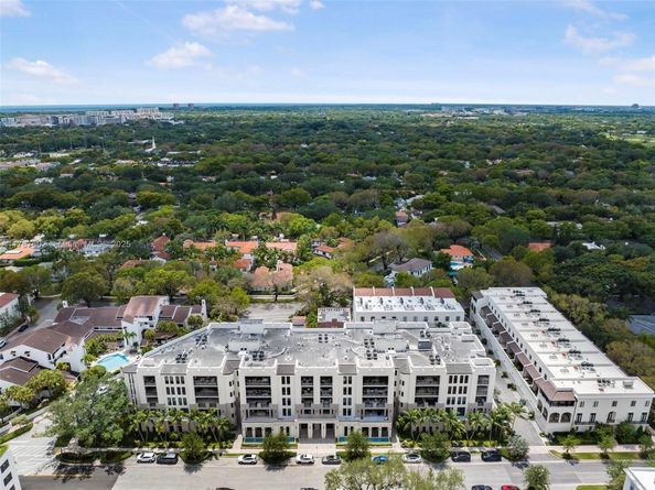 718 Valencia Ave 206, Coral Gables FL 33134