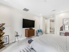 718 Valencia Ave 206, Coral Gables FL 33134