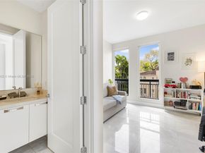 718 Valencia Ave 206, Coral Gables FL 33134