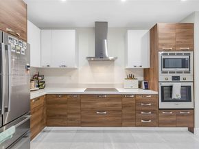 718 Valencia Ave 206, Coral Gables FL 33134