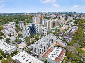 718 Valencia Ave 206, Coral Gables FL 33134