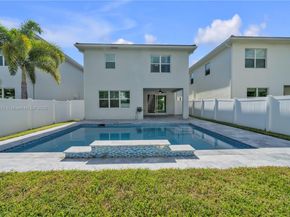 1101 Azul Ct, Deerfield Beach FL 33064