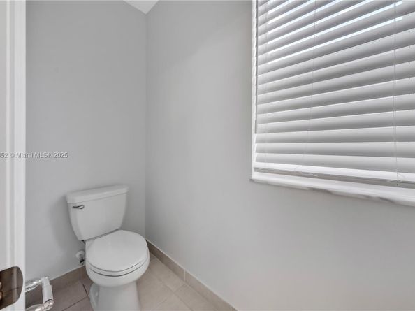 1101 Azul Ct, Deerfield Beach FL 33064