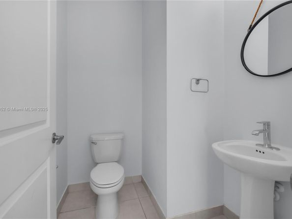 1101 Azul Ct, Deerfield Beach FL 33064