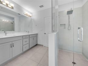 1101 Azul Ct, Deerfield Beach FL 33064