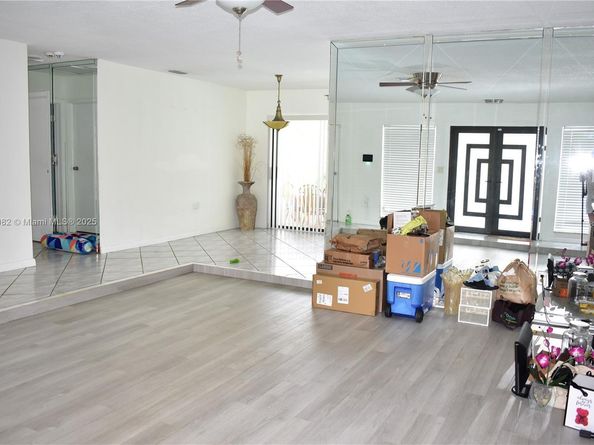 7070 NW 21st St, Sunrise FL 33313