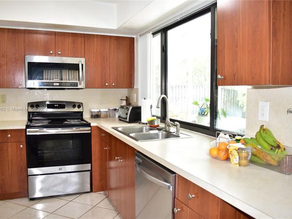 7070 NW 21st St, Sunrise FL 33313