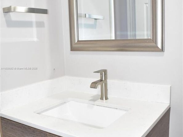 7070 NW 21st St, Sunrise FL 33313