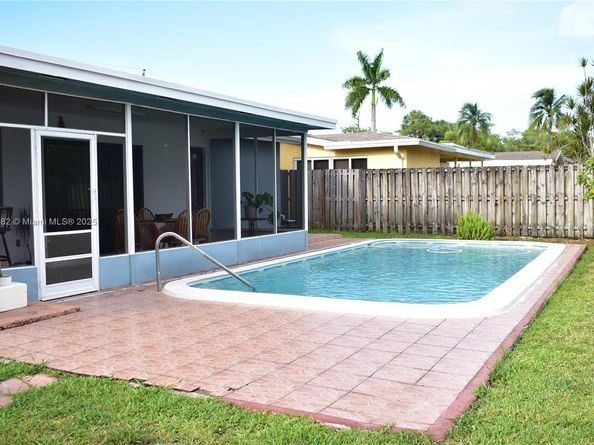 7070 NW 21st St, Sunrise FL 33313