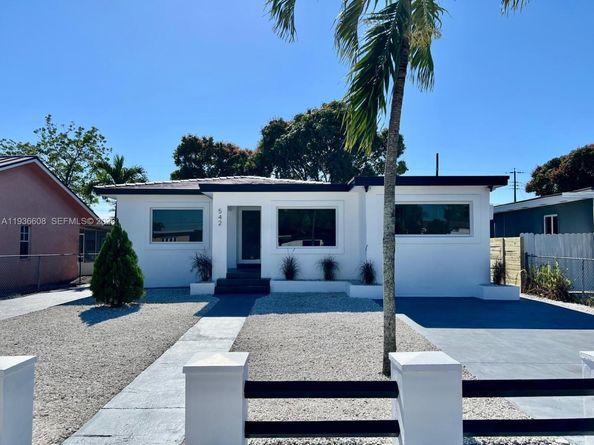 542 E 20th St, Hialeah FL 33013