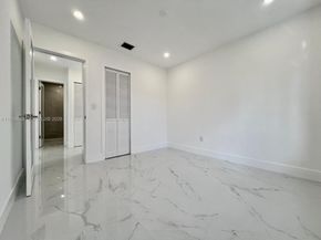 542 E 20th St, Hialeah FL 33013