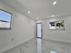 542 E 20th St, Hialeah FL 33013