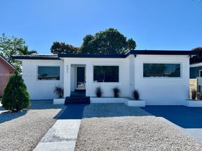 542 E 20th St, Hialeah FL 33013