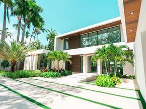 2910 Emathla St, Miami FL 33133