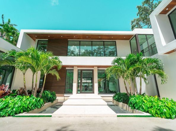 2910 Emathla St, Miami FL 33133
