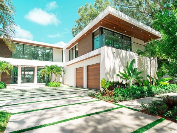 2910 Emathla St, Miami FL 33133
