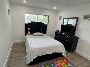 5724 SW 18th St, West Park FL 33023