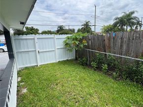 5724 SW 18th St, West Park FL 33023