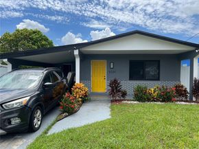 5724 SW 18th St, West Park FL 33023