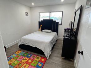 5724 SW 18th St, West Park FL 33023