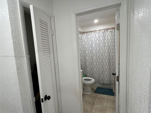 5724 SW 18th St, West Park FL 33023
