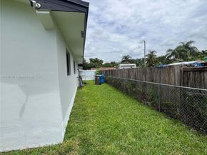 5724 SW 18th St, West Park FL 33023