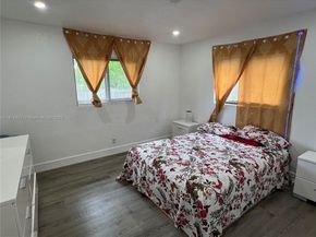 5724 SW 18th St, West Park FL 33023