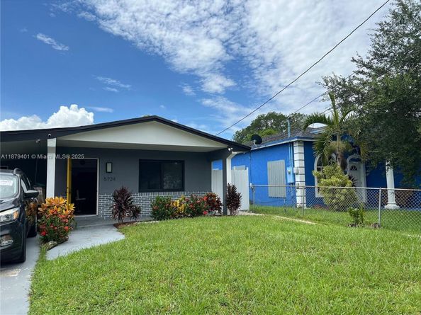 5724 SW 18th St, West Park FL 33023