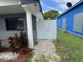 5724 SW 18th St, West Park FL 33023